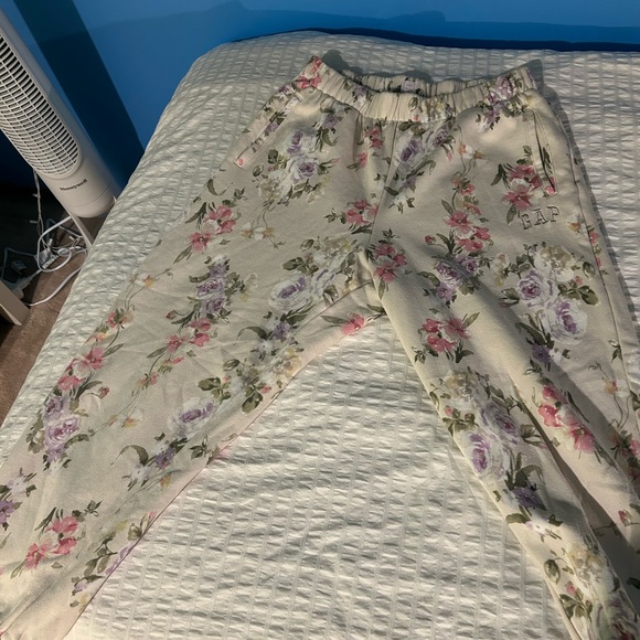 GAP X Love Shack Fancy 2 piece - Picture 8 of 10